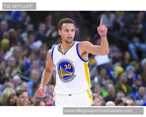 马丁内斯的传奇之路：从球场新星到世界顶级教练的蜕变与挑战