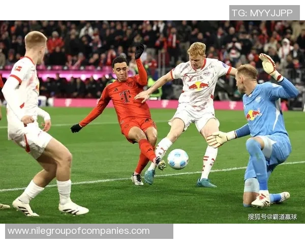 拜仁与红牛鏖战90分钟终场平局双方均未能破门得分