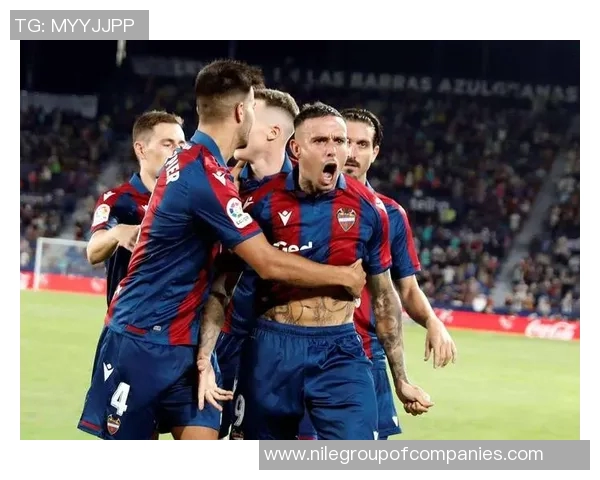 悉尼FC与布里斯班的激烈对决谁能在这场比赛中笑到最后