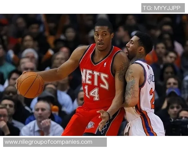 布鲁克洛佩斯的篮球之路与成就探讨